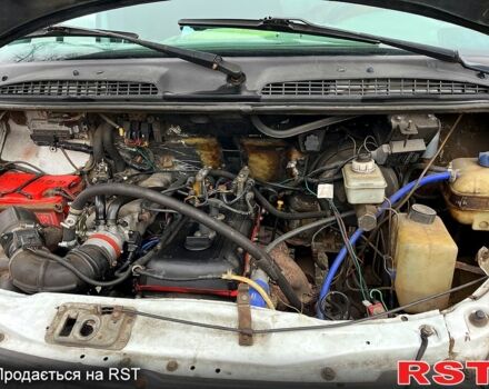 Белый ГАЗ Газель, объемом двигателя 2.3 л и пробегом 190 тыс. км за 3600 $, фото 9 на Automoto.ua