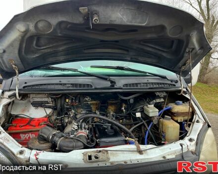 Белый ГАЗ Газель, объемом двигателя 2.3 л и пробегом 190 тыс. км за 3600 $, фото 10 на Automoto.ua