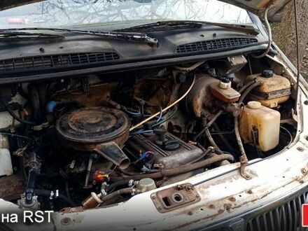 Белый ГАЗ Газель, объемом двигателя 2.3 л и пробегом 190 тыс. км за 1550 $, фото 1 на Automoto.ua