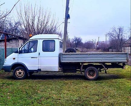 Белый ГАЗ Газель, объемом двигателя 2.5 л и пробегом 236 тыс. км за 4200 $, фото 1 на Automoto.ua
