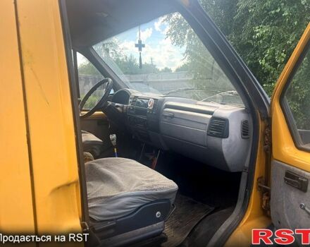 Желтый ГАЗ Газель, объемом двигателя 2.9 л и пробегом 280 тыс. км за 1800 $, фото 3 на Automoto.ua