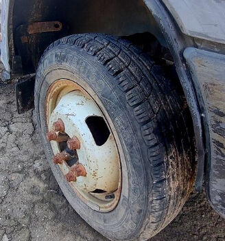 Серый ГАЗ Газель, объемом двигателя 2.4 л и пробегом 300 тыс. км за 1300 $, фото 3 на Automoto.ua