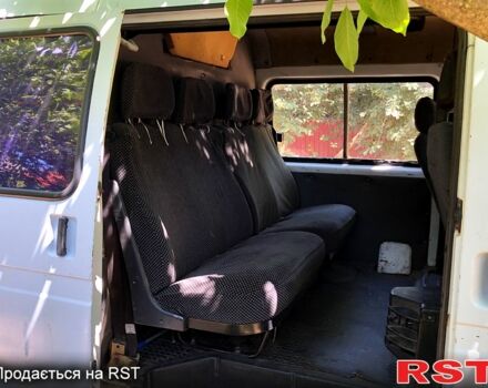 Белый ГАЗ Соболь, объемом двигателя 2.3 л и пробегом 333 тыс. км за 1250 $, фото 4 на Automoto.ua