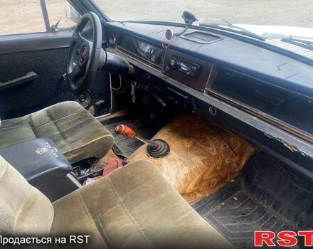Белый ГАЗ Волга, объемом двигателя 2.4 л и пробегом 167 тыс. км за 1100 $, фото 4 на Automoto.ua