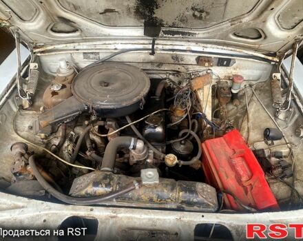 Белый ГАЗ Волга, объемом двигателя 2.4 л и пробегом 167 тыс. км за 1100 $, фото 7 на Automoto.ua