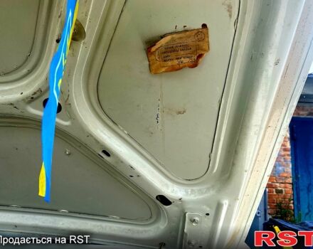 Белый ГАЗ Волга, объемом двигателя 2.5 л и пробегом 153 тыс. км за 1900 $, фото 1 на Automoto.ua