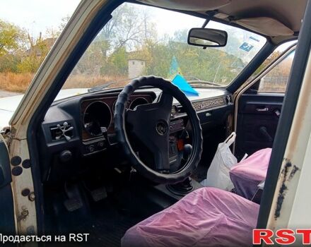 Белый ГАЗ Волга, объемом двигателя 2.4 л и пробегом 100 тыс. км за 950 $, фото 4 на Automoto.ua