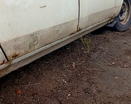 Белый ГАЗ Волга, объемом двигателя 2.4 л и пробегом 211 тыс. км за 240 $, фото 2 на Automoto.ua