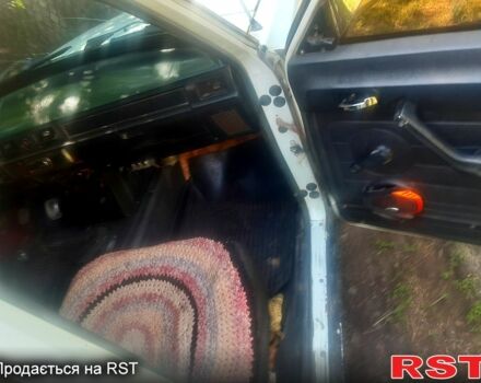 Белый ГАЗ Волга, объемом двигателя 2.4 л и пробегом 120 тыс. км за 600 $, фото 4 на Automoto.ua