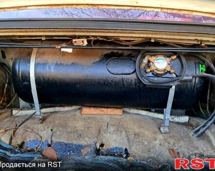 Белый ГАЗ Волга, объемом двигателя 2.4 л и пробегом 150 тыс. км за 250 $, фото 5 на Automoto.ua