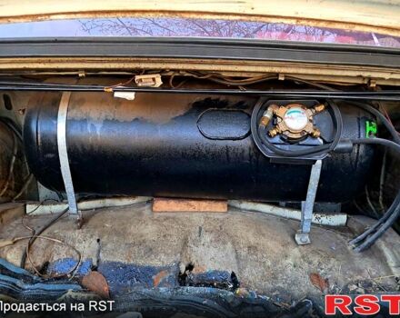 Белый ГАЗ Волга, объемом двигателя 2.4 л и пробегом 150 тыс. км за 250 $, фото 3 на Automoto.ua