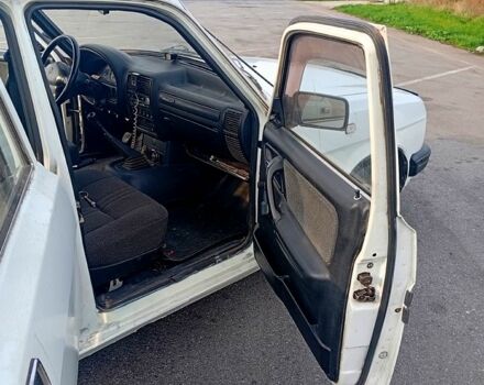 Белый ГАЗ Волга, объемом двигателя 2 л и пробегом 150 тыс. км за 1000 $, фото 6 на Automoto.ua