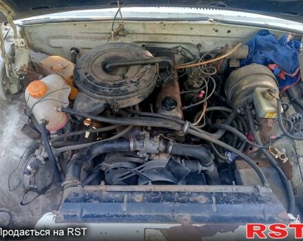 Белый ГАЗ Волга, объемом двигателя 2.4 л и пробегом 370 тыс. км за 470 $, фото 2 на Automoto.ua