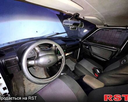 Білий ГАЗ Волга, об'ємом двигуна 2.3 л та пробігом 89 тис. км за 1850 $, фото 10 на Automoto.ua