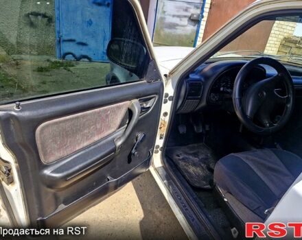 Белый ГАЗ Волга, объемом двигателя 2.3 л и пробегом 270 тыс. км за 950 $, фото 6 на Automoto.ua