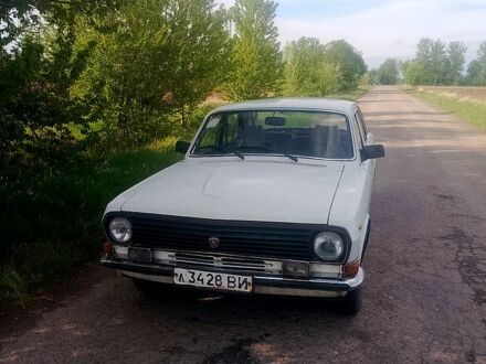 Белый ГАЗ Волга, объемом двигателя 2.4 л и пробегом 200 тыс. км за 500 $, фото 1 на Automoto.ua