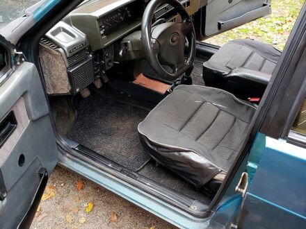 Білий ГАЗ Волга, об'ємом двигуна 2 л та пробігом 150 тис. км за 1000 $, фото 1 на Automoto.ua