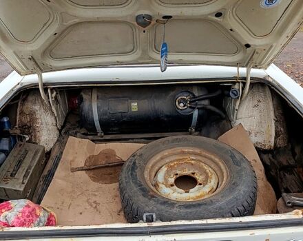 Бежевий ГАЗ Волга, об'ємом двигуна 2.4 л та пробігом 100 тис. км за 1000 $, фото 11 на Automoto.ua