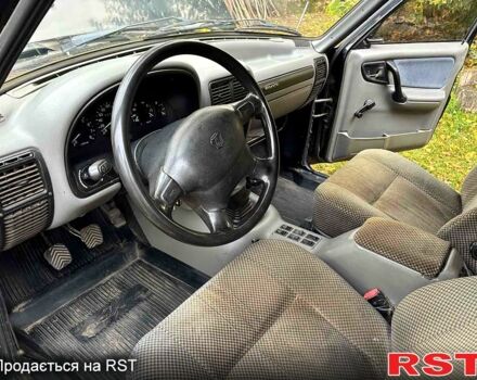 Черный ГАЗ Волга, объемом двигателя 2.5 л и пробегом 164 тыс. км за 1200 $, фото 2 на Automoto.ua