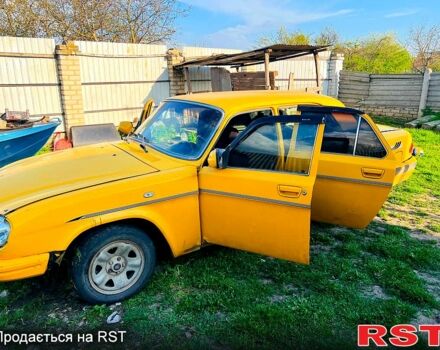 Желтый ГАЗ Волга, объемом двигателя 2.3 л и пробегом 258 тыс. км за 770 $, фото 5 на Automoto.ua