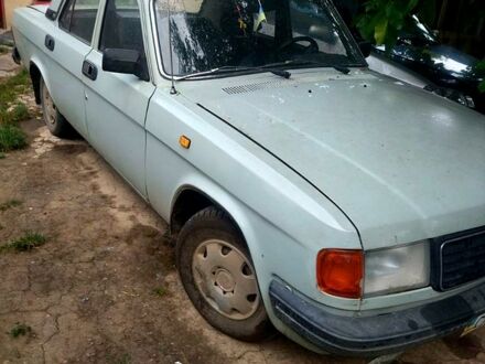 Серый ГАЗ Волга, объемом двигателя 2.4 л и пробегом 87 тыс. км за 1000 $, фото 1 на Automoto.ua