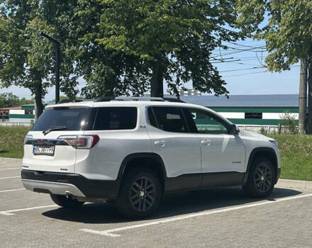 Білий ДжіЕмСі Acadia, об'ємом двигуна 2.46 л та пробігом 132 тис. км за 18700 $, фото 6 на Automoto.ua