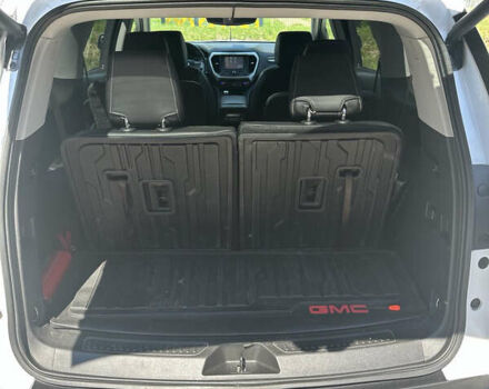 Білий ДжіЕмСі Acadia, об'ємом двигуна 2.46 л та пробігом 132 тис. км за 18700 $, фото 11 на Automoto.ua