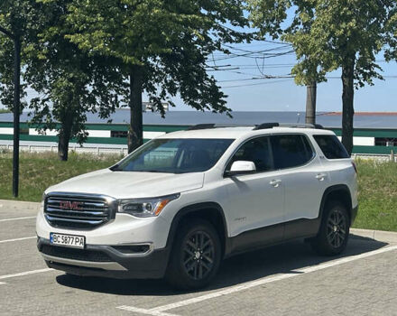 Білий ДжіЕмСі Acadia, об'ємом двигуна 2.46 л та пробігом 132 тис. км за 18700 $, фото 2 на Automoto.ua
