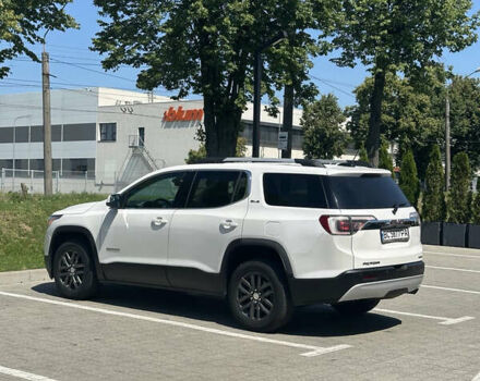 Білий ДжіЕмСі Acadia, об'ємом двигуна 2.46 л та пробігом 132 тис. км за 18700 $, фото 4 на Automoto.ua