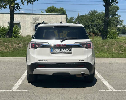 Білий ДжіЕмСі Acadia, об'ємом двигуна 2.46 л та пробігом 132 тис. км за 18700 $, фото 5 на Automoto.ua