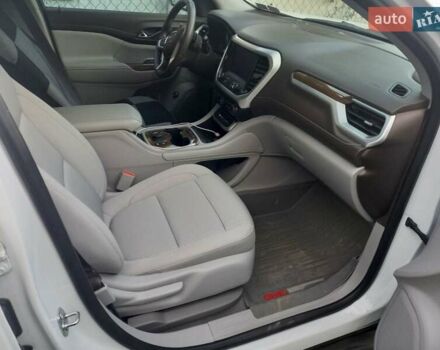 Білий ДжіЕмСі Acadia, об'ємом двигуна 3.56 л та пробігом 48 тис. км за 29800 $, фото 5 на Automoto.ua