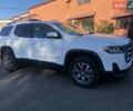 Білий ДжіЕмСі Acadia, об'ємом двигуна 2 л та пробігом 129 тис. км за 30000 $, фото 1 на Automoto.ua