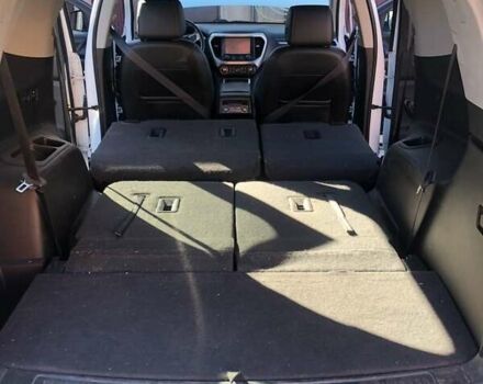 Білий ДжіЕмСі Acadia, об'ємом двигуна 2 л та пробігом 125 тис. км за 31990 $, фото 17 на Automoto.ua