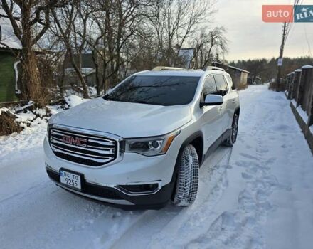 Білий ДжіЕмСі Acadia, об'ємом двигуна 3.65 л та пробігом 117 тис. км за 22600 $, фото 1 на Automoto.ua