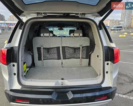 Серый ДжиЭмСи Акадия, объемом двигателя 3.64 л и пробегом 140 тыс. км за 18500 $, фото 7 на Automoto.ua