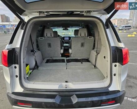 Серый ДжиЭмСи Акадия, объемом двигателя 3.64 л и пробегом 140 тыс. км за 18500 $, фото 8 на Automoto.ua