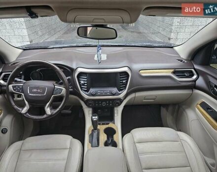 Серый ДжиЭмСи Акадия, объемом двигателя 3.65 л и пробегом 70 тыс. км за 25000 $, фото 6 на Automoto.ua