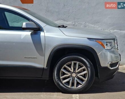 Сірий ДжіЕмСі Acadia, об'ємом двигуна 2.5 л та пробігом 63 тис. км за 24490 $, фото 16 на Automoto.ua