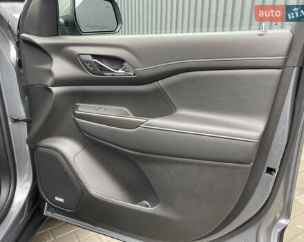 Серый ДжиЭмСи Акадия, объемом двигателя 3.56 л и пробегом 6 тыс. км за 28000 $, фото 24 на Automoto.ua