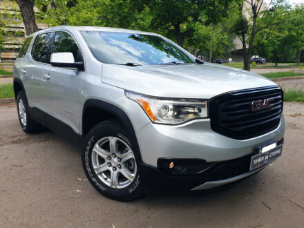 Сірий ДжіЕмСі Acadia, об'ємом двигуна 2.5 л та пробігом 135 тис. км за 17500 $, фото 1 на Automoto.ua