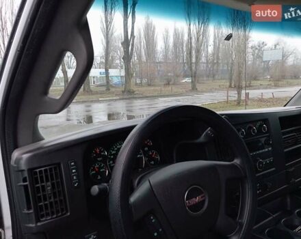 Белый ДжиЭмСи Савана, объемом двигателя 6 л и пробегом 270 тыс. км за 17200 $, фото 6 на Automoto.ua
