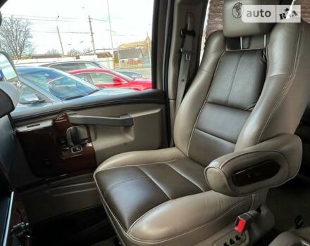 Белый ДжиЭмСи Савана, объемом двигателя 6 л и пробегом 52 тыс. км за 59500 $, фото 22 на Automoto.ua