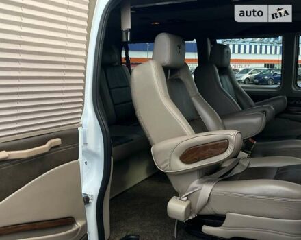 Белый ДжиЭмСи Савана, объемом двигателя 6 л и пробегом 52 тыс. км за 59500 $, фото 12 на Automoto.ua