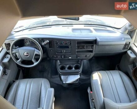 Белый ДжиЭмСи Савана, объемом двигателя 4.3 л и пробегом 234 тыс. км за 13000 $, фото 6 на Automoto.ua