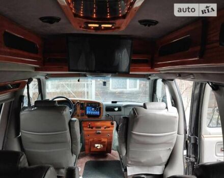 Чорний ДжіЕмСі Savana, об'ємом двигуна 5.7 л та пробігом 367 тис. км за 11000 $, фото 5 на Automoto.ua