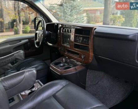 Черный ДжиЭмСи Савана, объемом двигателя 5.33 л и пробегом 149 тыс. км за 26000 $, фото 16 на Automoto.ua