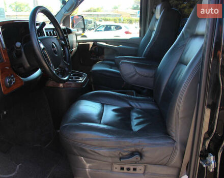 Черный ДжиЭмСи Савана, объемом двигателя 5.33 л и пробегом 143 тыс. км за 26000 $, фото 29 на Automoto.ua