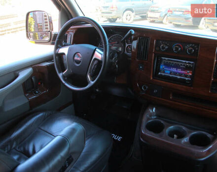 Черный ДжиЭмСи Савана, объемом двигателя 5.33 л и пробегом 143 тыс. км за 26000 $, фото 26 на Automoto.ua