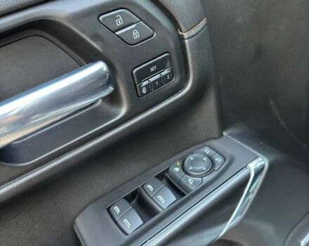 ДжиЭмСи Сиерра 2021 в Киеве на Automoto.ua Серый ДжиЭмСи Сиерра, объемом двигателя 6.16 л и пробегом 30 тыс. км за 59000 $, фото 19 на Automoto.ua