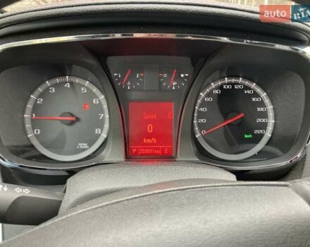 Белый ДжиЭмСи Террейн, объемом двигателя 2.38 л и пробегом 252 тыс. км за 7800 $, фото 10 на Automoto.ua